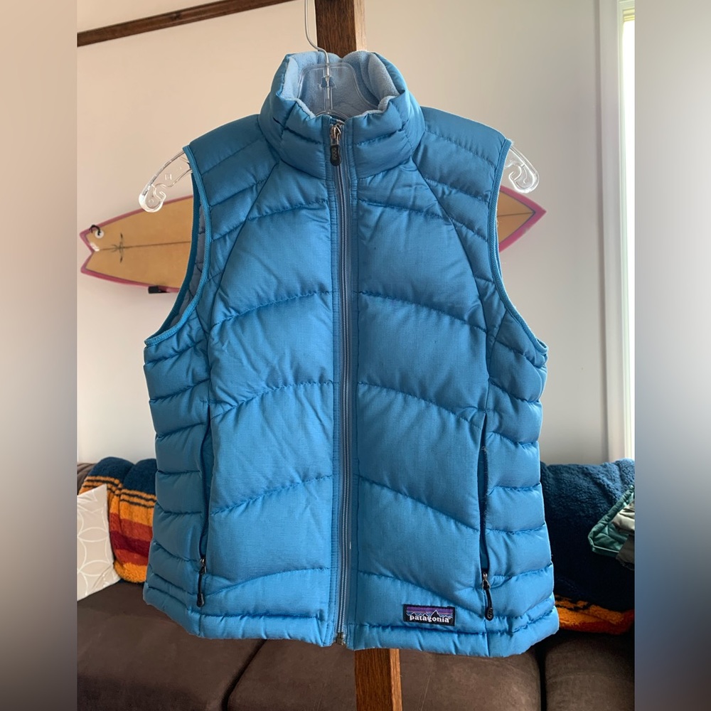 Women’s blue Patagonia puffer vest